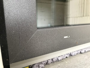 Fensterfolierung DB703 Eisenglimmer grau Detailaufnahme